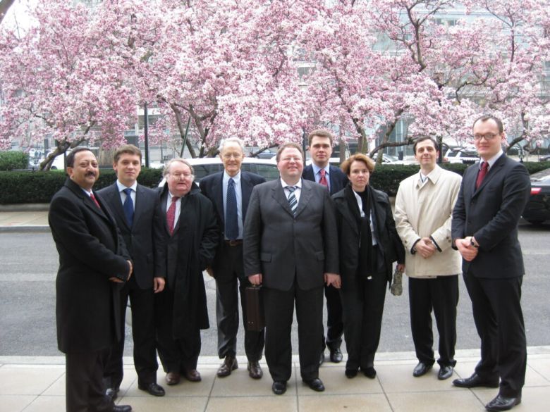Judge Stephen F. Williams with a delegation of Russian judges (including the chairman of the Supreme Arbitrazh Court of the Russian Federation Anton Ivanov) and the World Bank (2007)